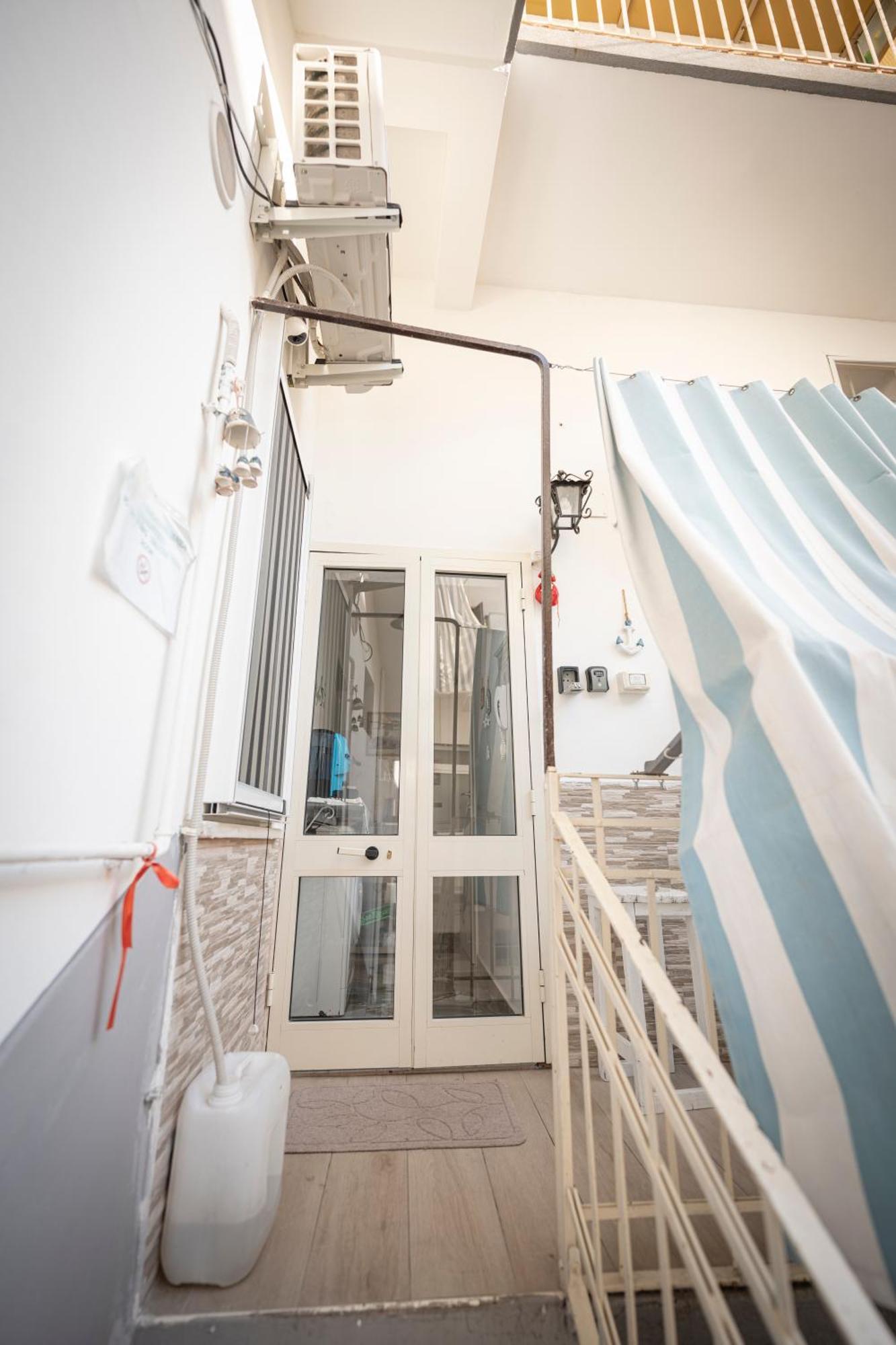 Bed and Breakfast Il Faro 17 Taranto Exterior foto